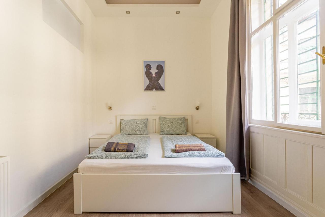 Modernized Condo At Kiraly 51 Будапеща Екстериор снимка