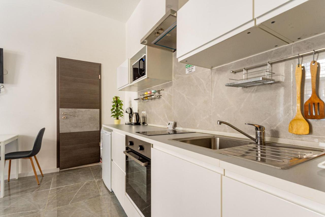 Modernized Condo At Kiraly 51 Будапеща Екстериор снимка
