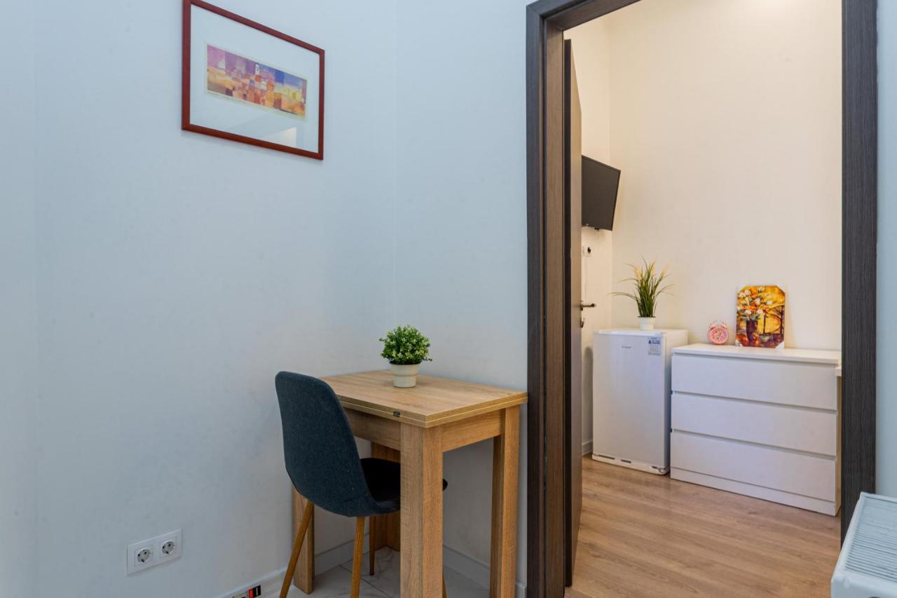 Modernized Condo At Kiraly 51 Будапеща Екстериор снимка