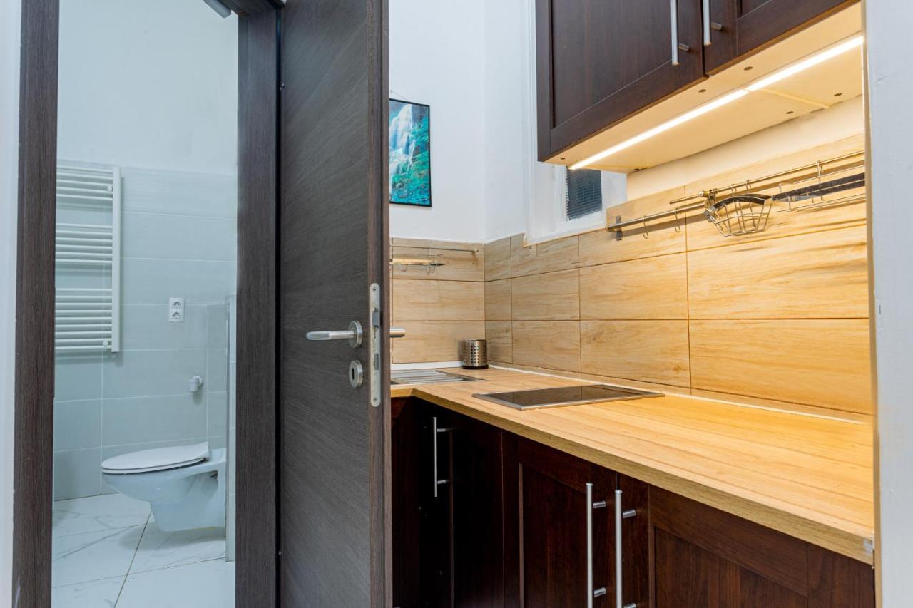 Modernized Condo At Kiraly 51 Будапеща Екстериор снимка